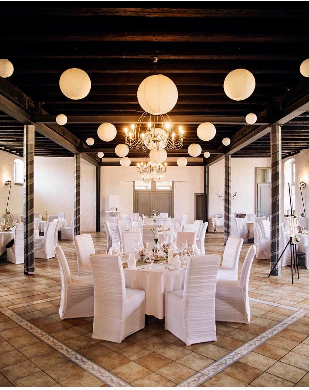 Kelterhalle Lampions