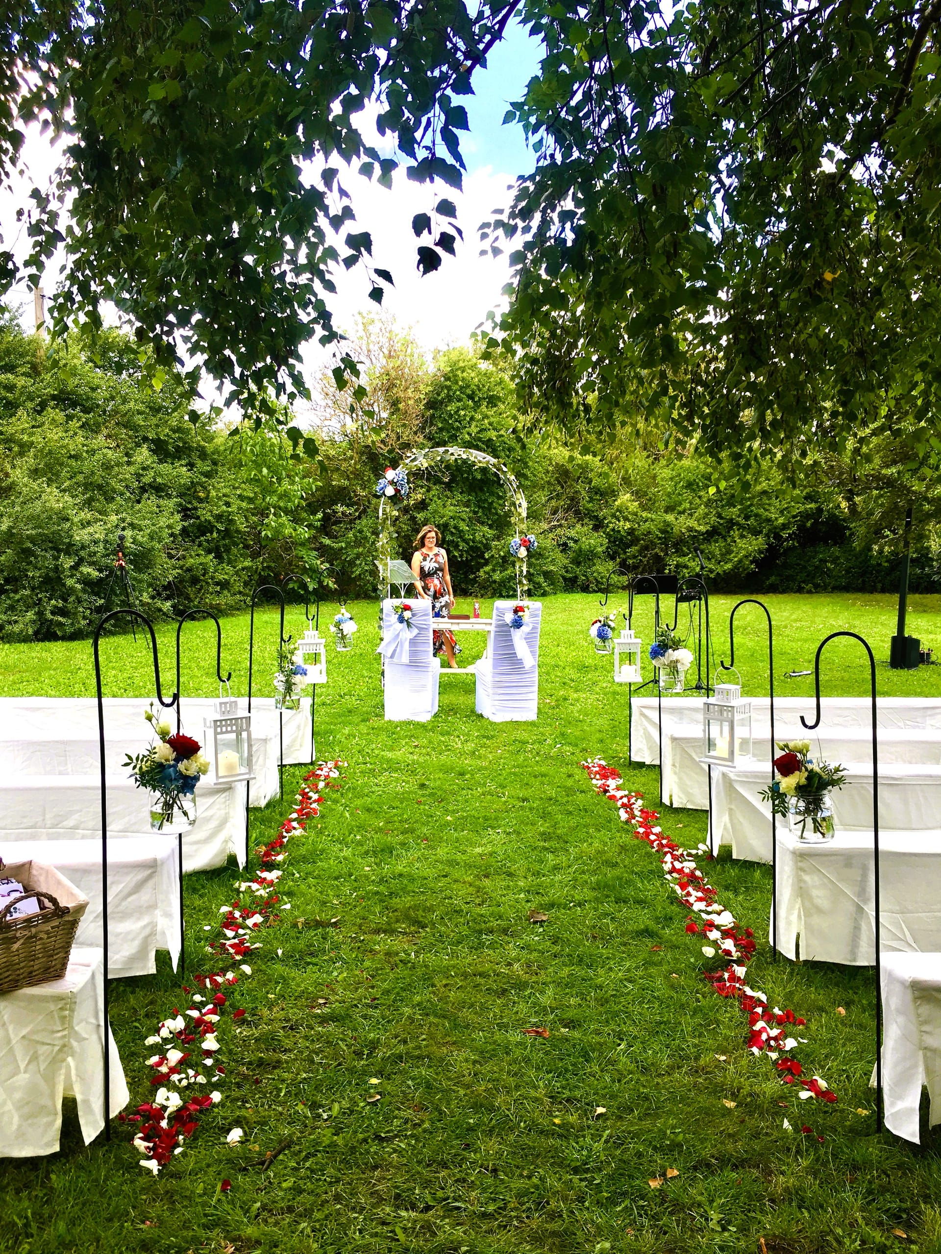 Freie Trauung unter Kastanien